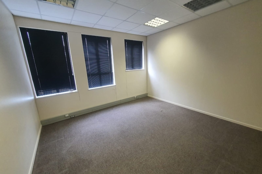 To Let commercial Property for Rent in Newton Park Eastern Cape
